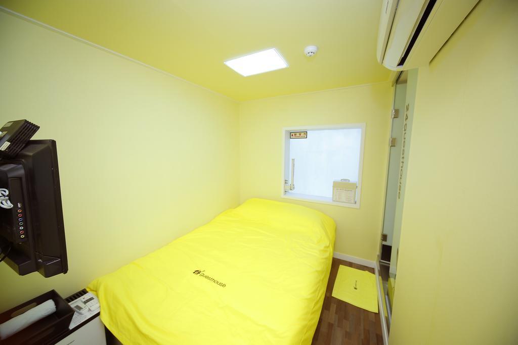 24 Guesthouse Sinchon Avenue Seul Quarto foto