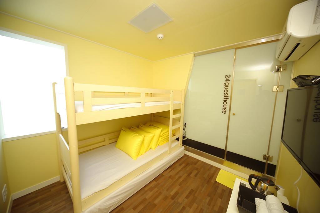 24 Guesthouse Sinchon Avenue Seul Quarto foto